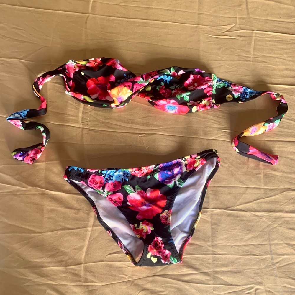 Floral Twist Bandeau Bikini